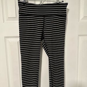 GapFit striped 7/8 leggings